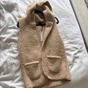 Coco + Carmen Sherpa Hooded Vest in Neutral Beige